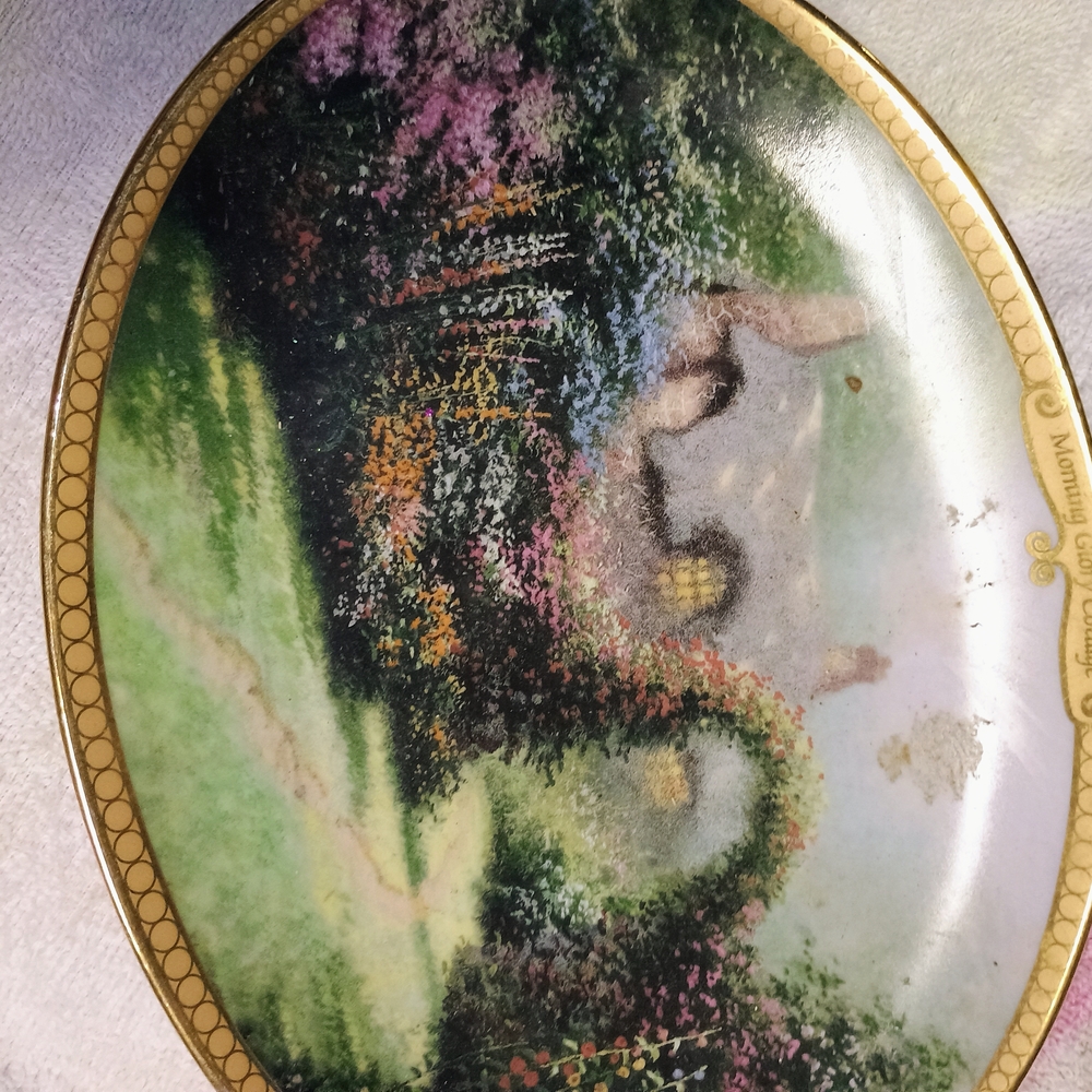 Romantic Green and Gold Ceramic Art